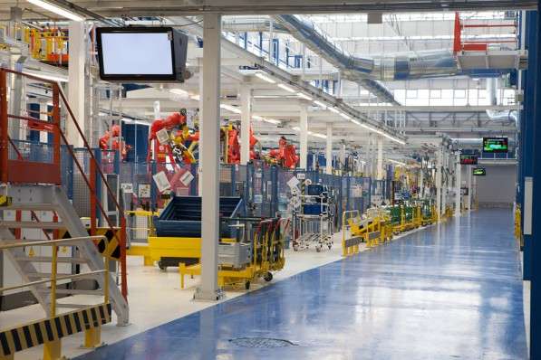 manufacturing-floor-computer-integration-image-e1461094273445-1
